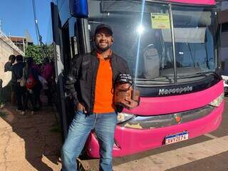 Fãs encaram 24h de ônibus para ver Lady Gaga, mas não largam o tereré Fãs encaram 24h de ônibus para ver Lady Gaga, mas não largam o tereré