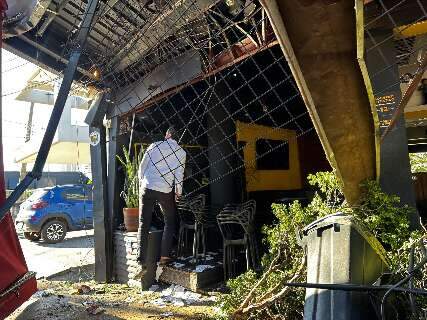 Propriet&aacute;rio de &ocirc;nibus diz que tenta contato com mulher ferida em acidente 