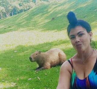 Jucymara eternizou paix&atilde;o pelo Pantanal em homenagem na pele