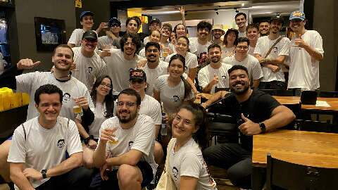 Andando 12 km, Davi celebrou o anivers&aacute;rio bebendo em 24 bares 