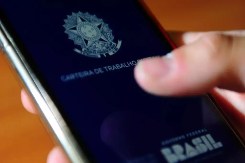 Para leitores, CLT &eacute; o melhor modelo de trabalho hoje