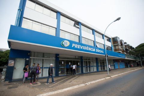 Governo prepara ressarcimento a aposentados ap&oacute;s esquema de descontos