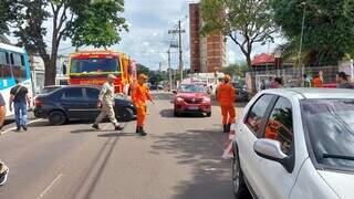 Acidente com caminh&atilde;o dos Bombeiros deixa tr&acirc;nsito confuso no Centro