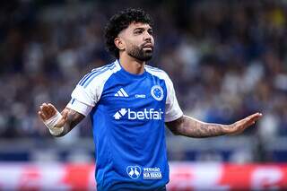 Cruzeiro vence Flamengo no Mineir&atilde;o com gol de Gabigol nos acr&eacute;scimos