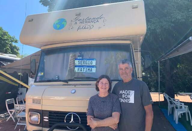 Casais acham liberdade e terapia em motorhomes de d&eacute;cadas passadas