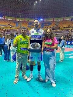 Campo-grandense brilha na final, mas V&ocirc;lei Renata &eacute; vice da Superliga Masculina