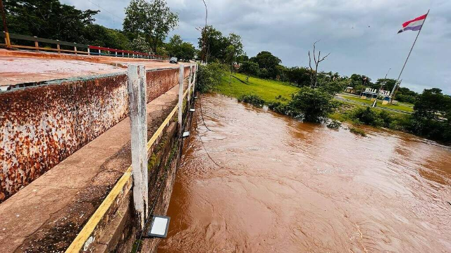 V&iacute;tima de afogamento &eacute; encontrada a mil metros da &aacute;rea urbana no Rio Apa