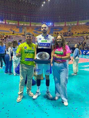 Campo-grandense brilha na final, mas V&ocirc;lei Renata &eacute; vice da Superliga Masculina