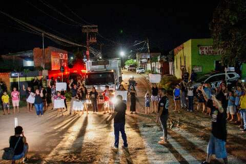 Moradores prometem novo protesto se sinaliza&ccedil;&atilde;o n&atilde;o for instalada