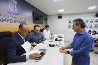 Diverg&ecirc;ncias sobre regimento interno acirram &acirc;nimos na CPI do Transporte
