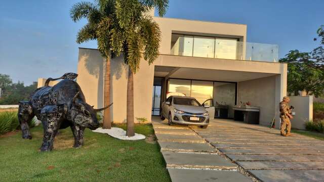 Tr&ecirc;s s&atilde;o presos por tirar R$ 60 mil da conta da Associa&ccedil;&atilde;o Juliano Varela