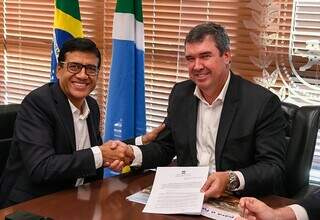 Licença para construção da nova fábrica de celulose deve sair em dezembro Licença para construção da nova fábrica de celulose deve sair em dezembro
