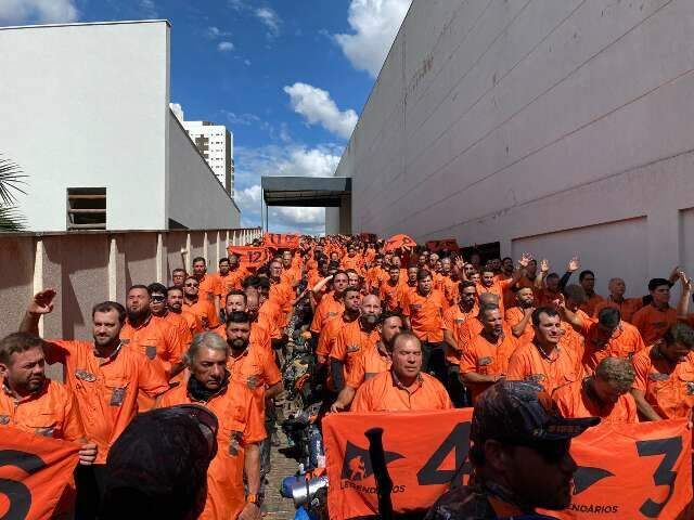 Briga por cargo em grupo &ldquo;Legend&aacute;rios&rdquo; vai parar na Justi&ccedil;a