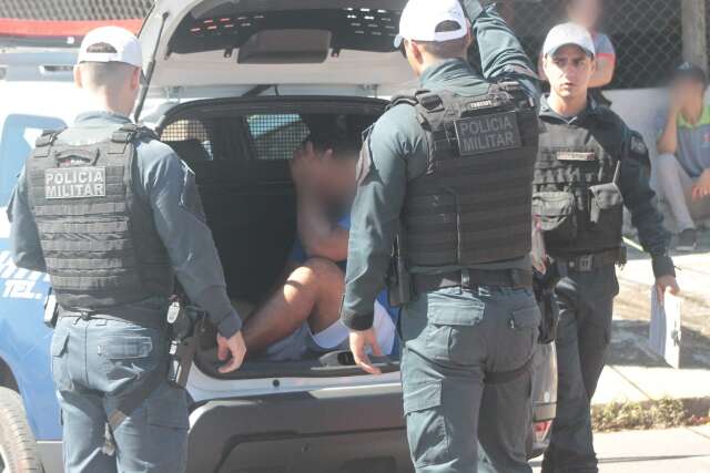 Homem com sinais de embriaguez tirou capacete de v&iacute;tima e foi detido em acidente