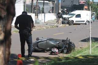 Motociclista morre e mulher perde beb&ecirc; ap&oacute;s acidente