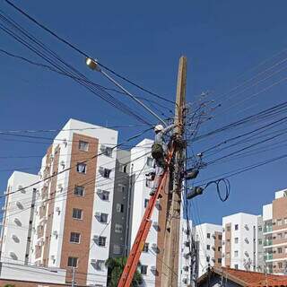 Ap&oacute;s den&uacute;ncia, ilumina&ccedil;&atilde;o p&uacute;blica &eacute; restabelecida no Tiradentes