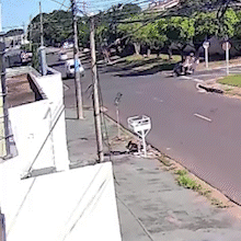 Condutora e passageira gestante ficam em estado grave em acidente com moto