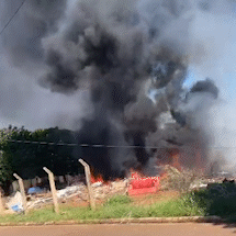 Moradora denuncia inc&ecirc;ndio criminoso em terreno abandonado no Aero Rancho
