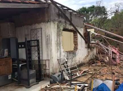 Ap&oacute;s 14 anos, fam&iacute;lia ser&aacute; indenizada por casa destru&iacute;da em queda de torre da Oi