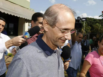 Condenado na Lama Asf&aacute;ltica pede para vender Uno bloqueado pela Justi&ccedil;a