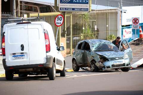 Quase 30 multas por hora s&atilde;o registradas na Capital, maioria por alta velocidade