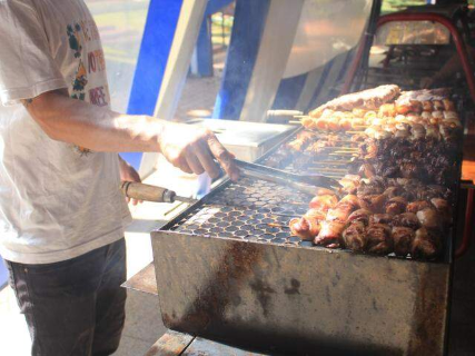 Balconista e churrasqueiro est&atilde;o entre as 2 mil vagas de trabalho desta 5&ordf;