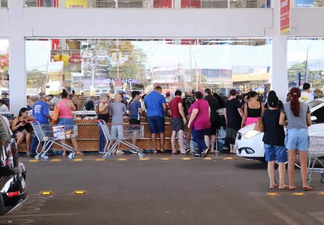 Bazar solid&aacute;rio de freiras tem eletr&ocirc;nicos e produtos a partir de R$ 5