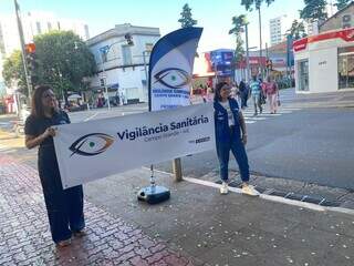 Vigil&acirc;ncia vai ao Centro alertar sobre presentes que podem estragar Dia das M&atilde;es
