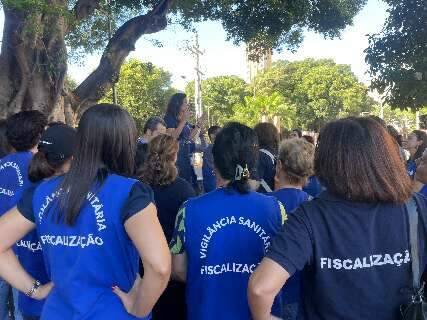 Vigil&acirc;ncia vai ao Centro alertar sobre presentes que podem estragar Dia das M&atilde;es