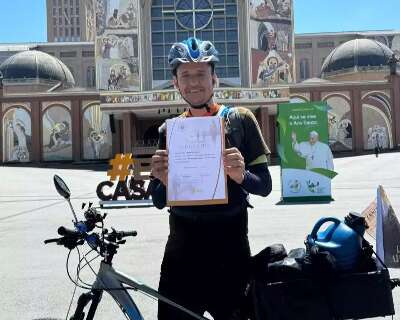 Emerson pedalou 12 dias at&eacute; Aparecida ap&oacute;s sobreviver a acidente