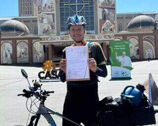 Emerson pedalou 12 dias até Aparecida após sobreviver a acidente