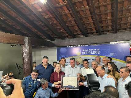Riedel destaca parceria com o agro ao receber diploma de honra ao m&eacute;rito