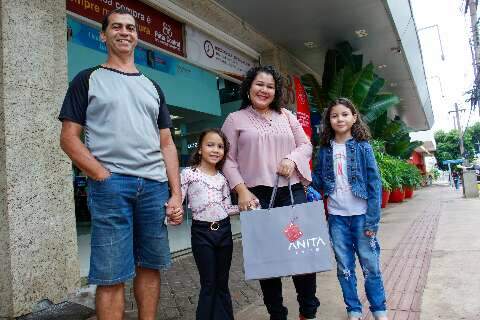 Dia das M&atilde;es movimenta vendas no varejo, com destaque para moda e perfumaria 