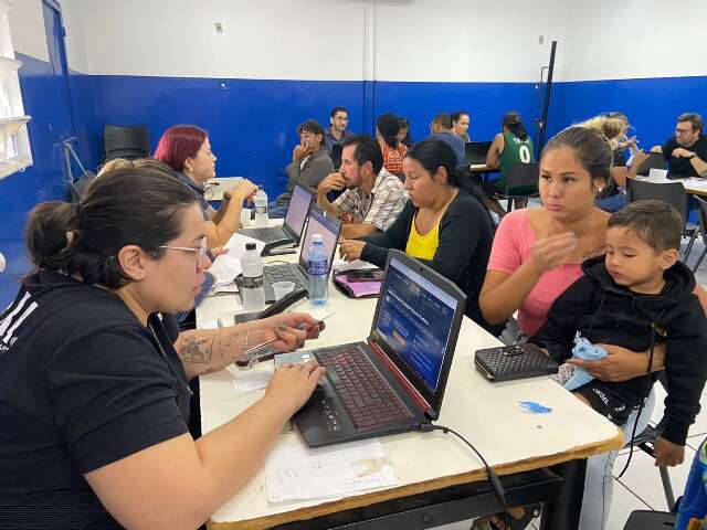 Com 7 mil inadimplentes na Capital, Emha faz a&ccedil;&atilde;o em bairro para renegocia&ccedil;&atilde;o