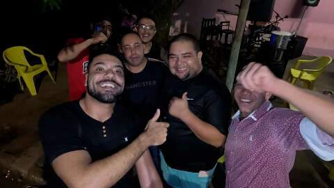 Na Vila Popular, bar bomba fim de semana pela amizade da vizinhan&ccedil;a