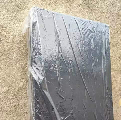 Item inusitado: base de cama &eacute; encontrada em avenida e dona de casa procura dono