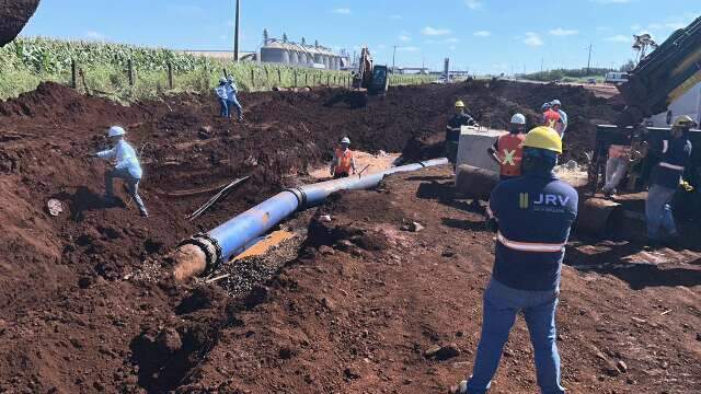 Rompimento na rede deixa metade de Dourados sem &aacute;gua