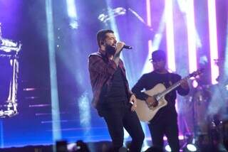 Show de &Iacute;caro e Gilmar re&uacute;ne milhares de pessoas em S&atilde;o Gabriel do Oeste