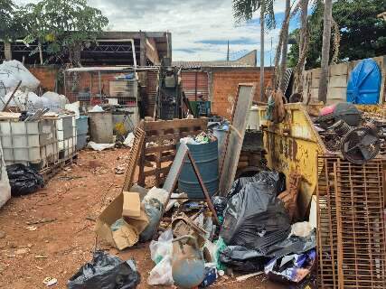 Empres&aacute;rios de reciclagem reclamam de burocracia e queda no faturamento