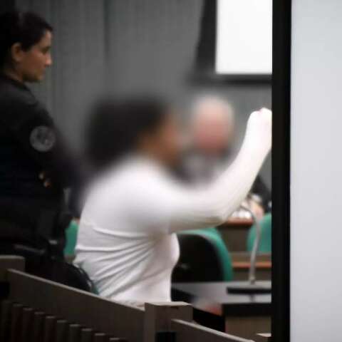 M&atilde;e acusada de matar filha diz que achava beb&ecirc; &quot;possu&iacute;da por dem&ocirc;nios&quot;