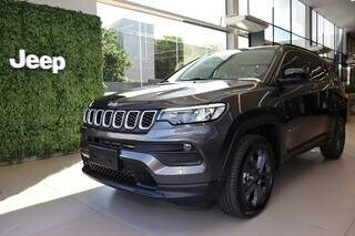 JEEP comemora 10 anos de produção no Brasil JEEP comemora 10 anos de produção no Brasil