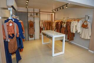 Carola: Outono-inverno, eleg&acirc;ncia em um guarda-roupa atemporal