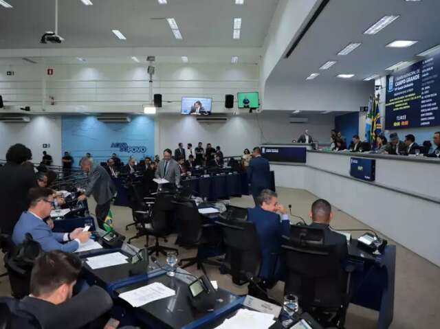 At&eacute; homenagens viram treta em C&acirc;mara polarizada