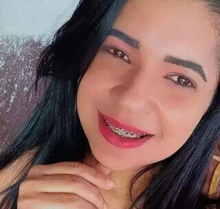 Vítima de feminicídio foi morta por jovem que a culpava por separação dos pais Vítima de feminicídio foi morta por jovem que a culpava por separação dos pais