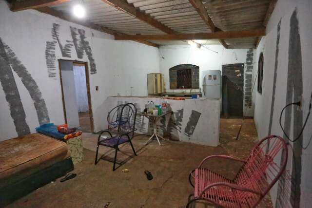 Idosa encontrada nua e sem comida vivia abandonada ap&oacute;s morte do marido