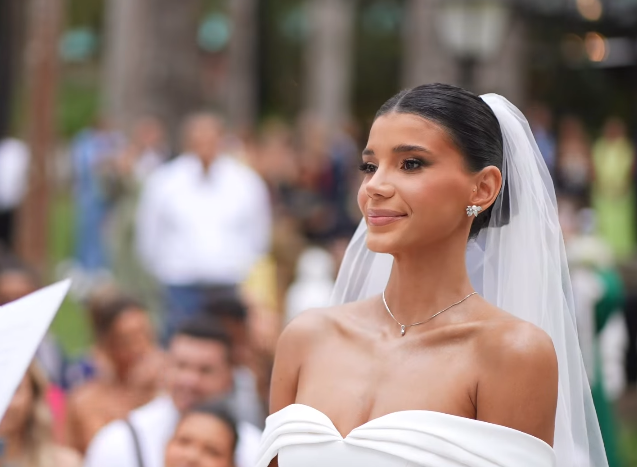 Mariano atende f&atilde;s e publica v&iacute;deo com momento especial de casamento