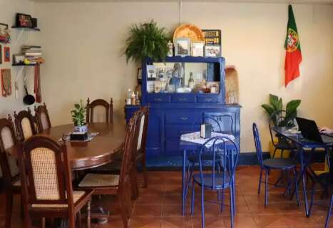 Esquina tem receitas portuguesas, mem&oacute;rias e m&oacute;veis da d&eacute;cada de 60