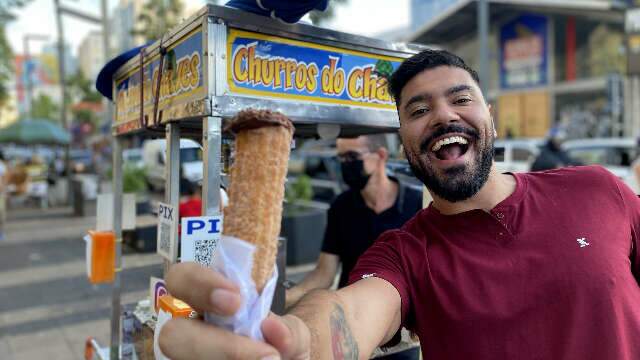 Do simples ao gourmet, barraquinhas de churros se multiplicam no centro
