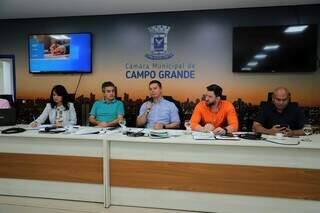Secretária de finanças garante que pagará emendas atrasadas de 2024 Secretária de finanças garante que pagará emendas atrasadas de 2024