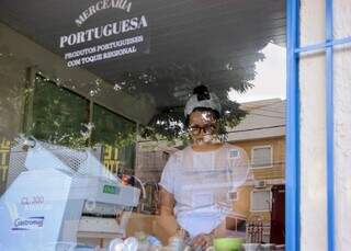 Esquina tem receitas portuguesas, memórias e móveis da década de 60 Esquina tem receitas portuguesas, memórias e móveis da década de 60